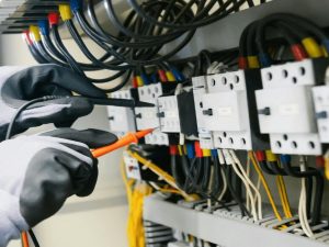 Akut elektriker i Stockholm: så fungerar eljouren när något går fel